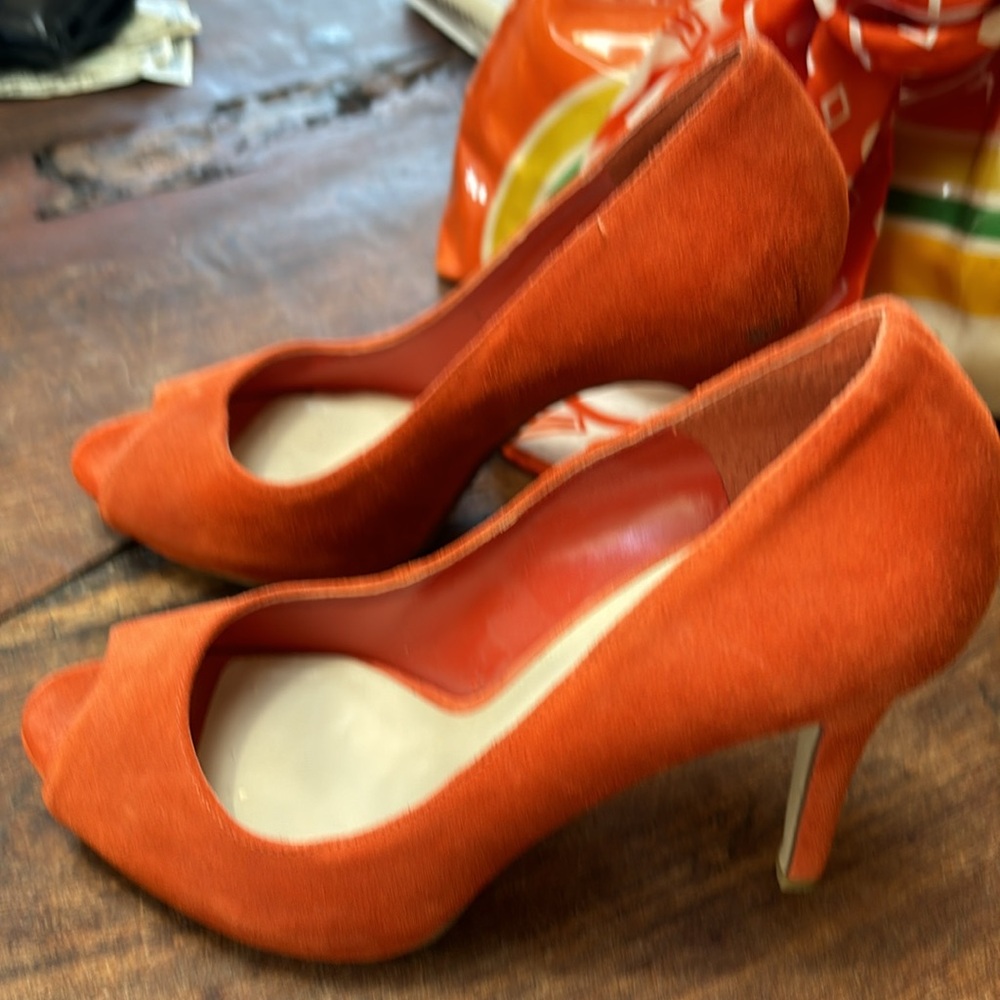 SUEDE- Orange Nine West Heels- Size 8